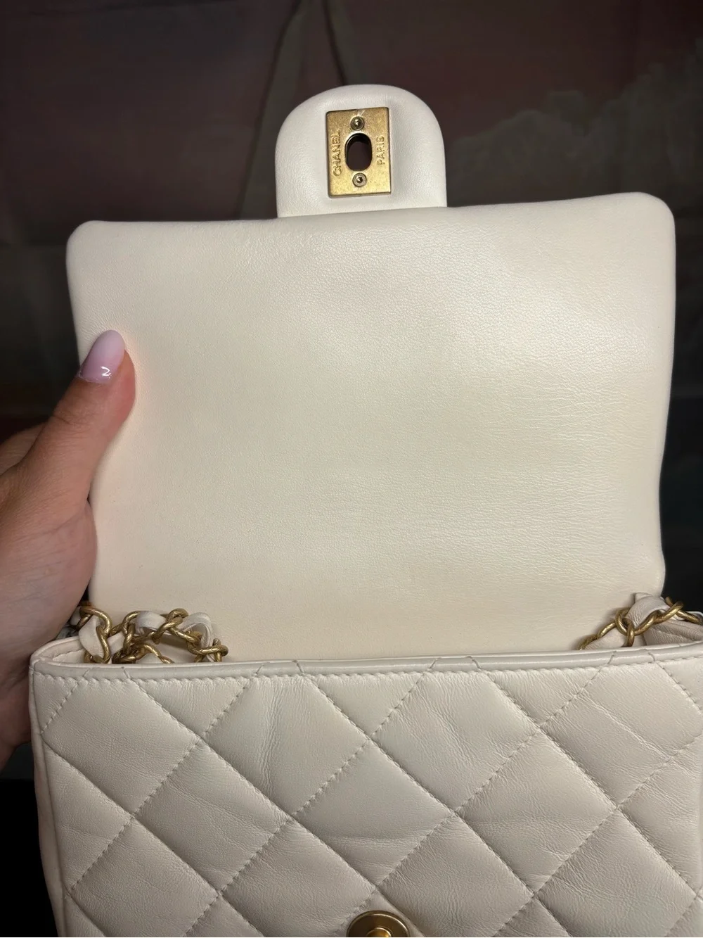 CHANEL White Quilted Lambskin Shoulder Bag with Gold Hardware